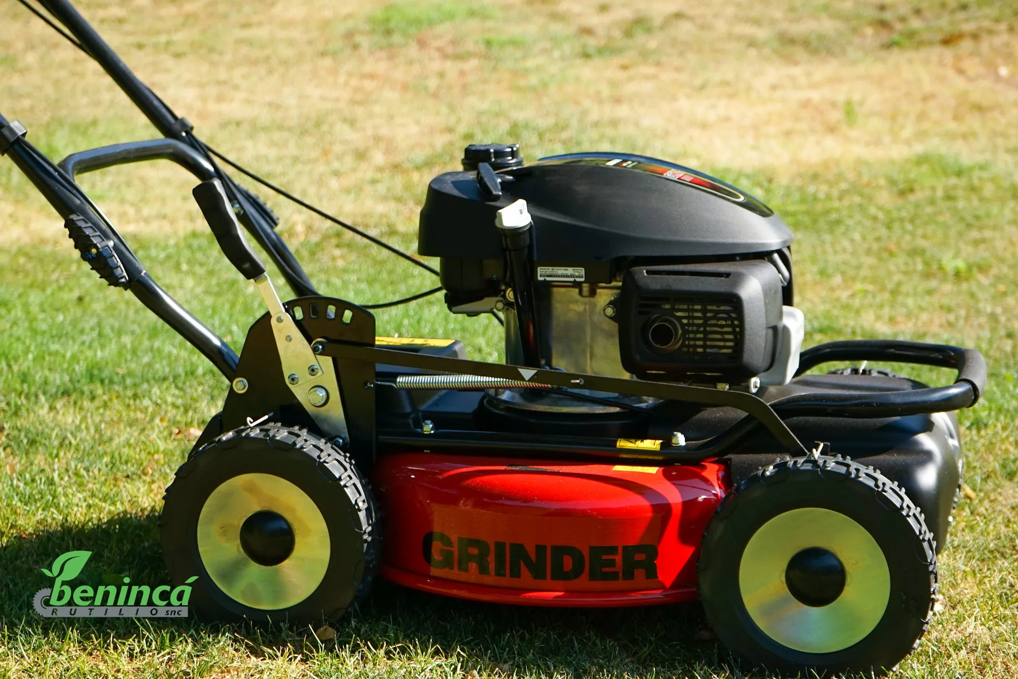 Marina System GRINDER 52 SH 4x4 lawnmower 