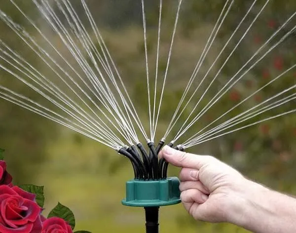 Noodlehead Flexible Garden Sprinkler