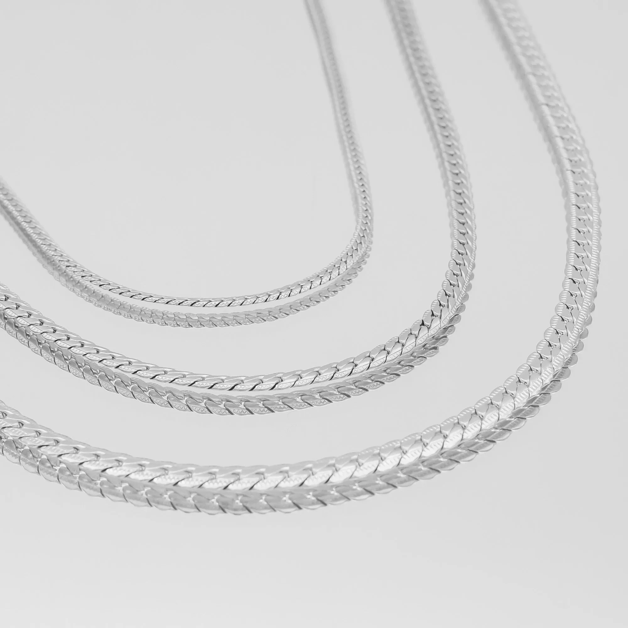 Zuri Hammered Curb Chain