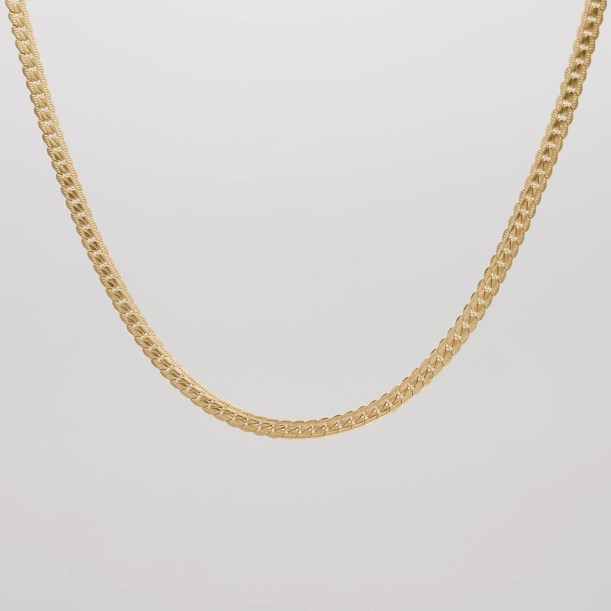 Zuri Hammered Curb Chain